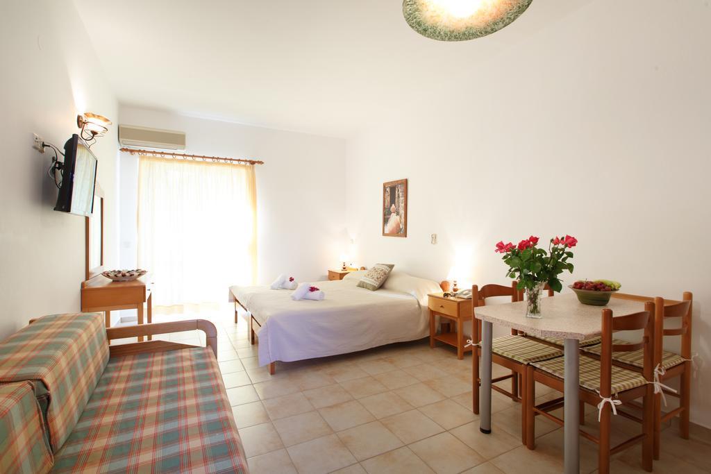 Morpheas Apartments بلاكاس الغرفة الصورة